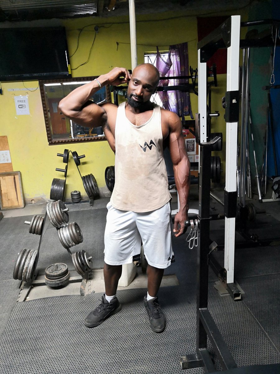 WilsonMunene's tweet photo. M.O.R.E (Motivated. Optimistic. Robust. Energized) #wakeupnlift #Godisgreat #burnyourinnerthirst #healthiswealth #WMperfomance #wilsonmfitness #bodybuilding #classicphysique
#fitness #fitkenyan #battletested #usnhardcore #usnbattletested #usnkenya #usn.
https://t.co/r8CRIpbADQ https://t.co/RSU4LbB5QD