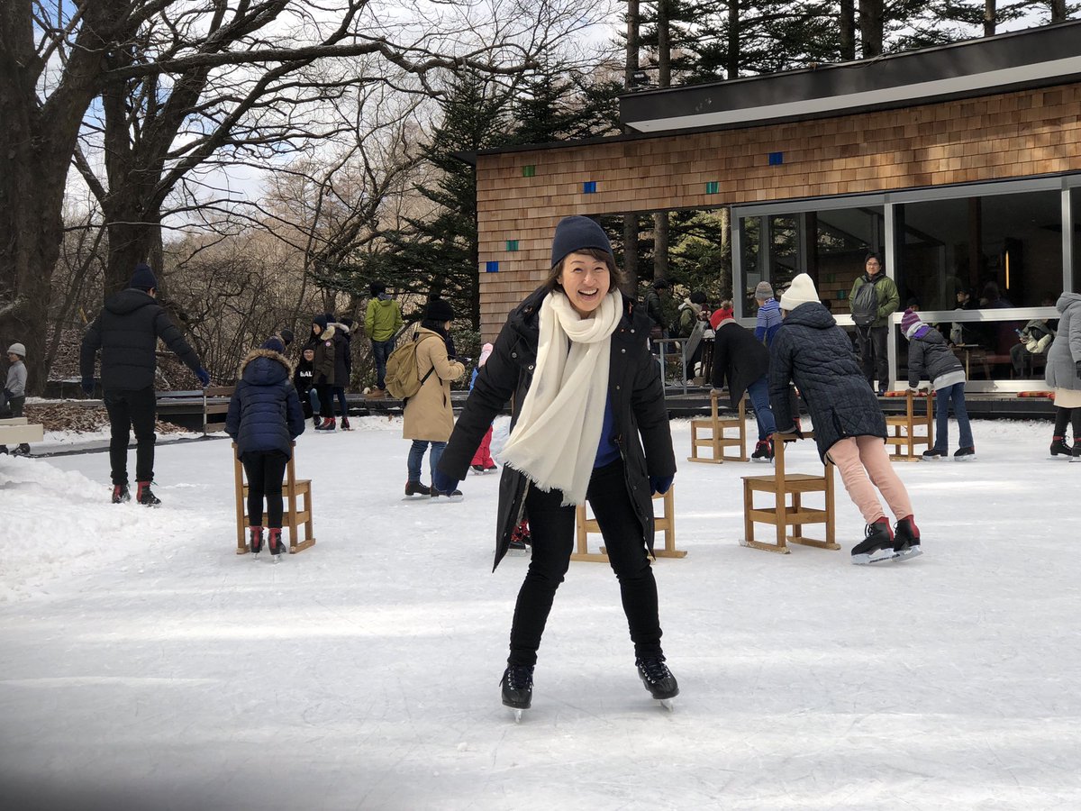 Natural iced skate rink in Karuizawa, Nagano. My first experience.  Thrilled to skate outside for the first time. #iceskating #outside #nagano #katuizawa #outsideactivities 
屋外型アイススケートは生まれて初めて！いつだって初めてのことに挑戦するのって楽しいよね！