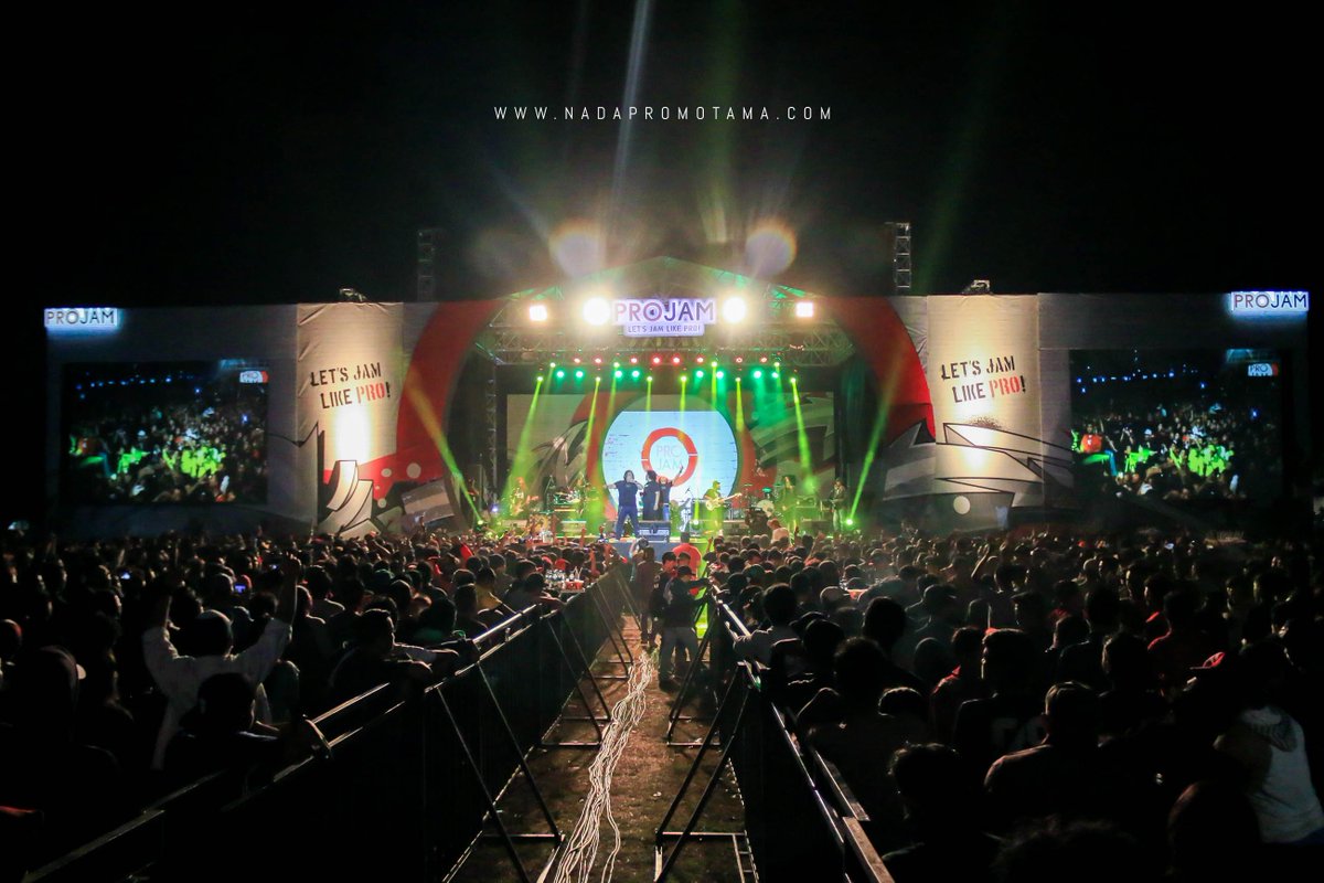 NadaPromotama's tweet image. #throwback
PROJAM

Lapangan Kostrad Petukangan Utara - Jakarta Selatan
26 Agustus 2017

📷: @ekkyranger 
#nadapromotama #Projam #PROJAMid #Jakarta #Jaksel