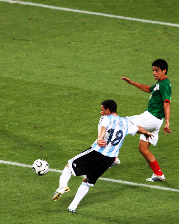 Happy Birthday Maxi Rodriguez Scorer of one of the sweetest volleys in World Cup history 