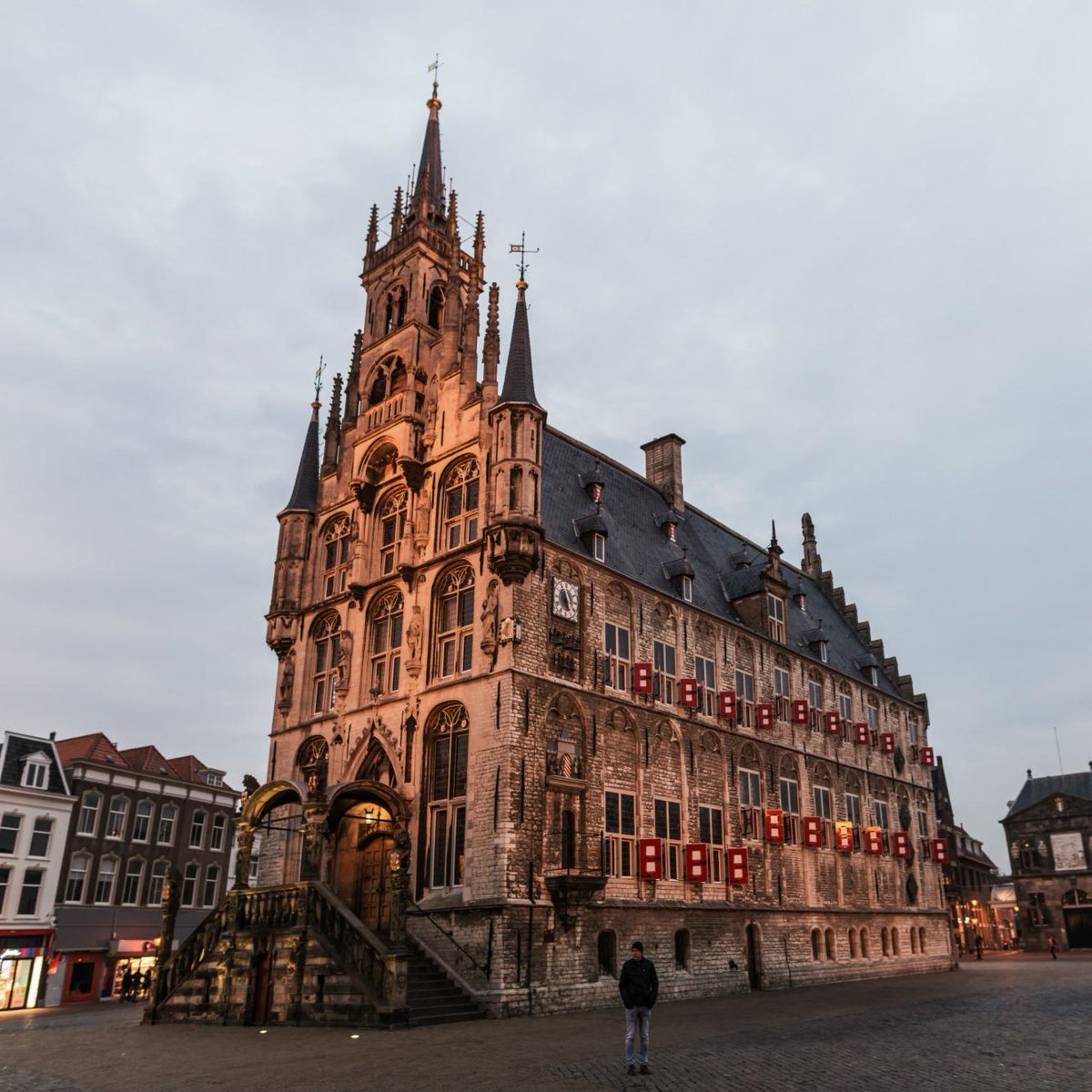 Save the date: 26 januari open huis! Je bruiloft in Het Oude Stadhuys vieren? Dit monumentale pand in de binnenstad van Gouda is dé perfecte trouwlocatie, hip en klassiek ineen! Kom langs en laat je inspireren. ow.ly/7ipE30n7xU7 

#toptrouwlocatie #toptrouwlocaties #ottlr