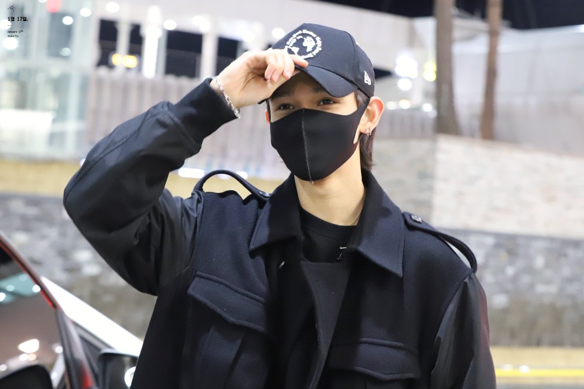 Jan17th_'s tweet photo. 190101 인천공항 입국 

H E L L O 🐶

#사무엘 #김사무엘 #Samuel #サムエル https://t.co/QnzU492M3d