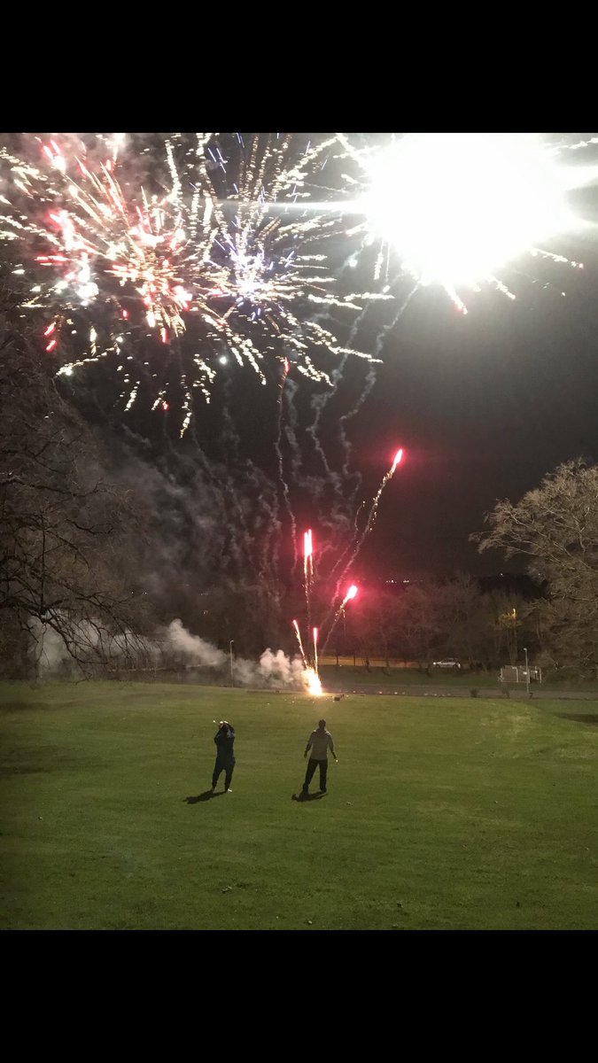 emmamcfc's tweet photo. @nutsfood  @90_stu  #NYE #Fireworks #snowflakeball2018 https://t.co/ltMljmlPn5