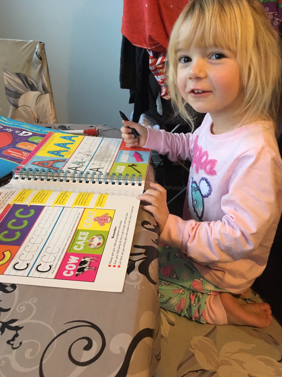 zoenliltwo's tweet photo. Woke up and wanted to write again!!!!! #lovesher #wantstolearn #biggirlnow #readyforschool @johnbalshaw02 @Nursery_MCA @PurnellLeah @MatthewPurnell @addyburny https://t.co/MPvtbU6bUd