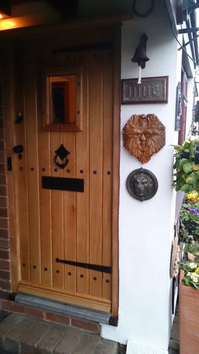 WhitmoresTimber's tweet photo. What a start to 2019 a couple of pictures from a very happy customer, who managed to to create this lovely door from the European Oak that we have provided https://t.co/2u0HeSwAnU