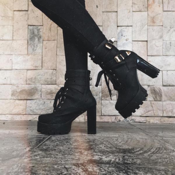 goth girl boots