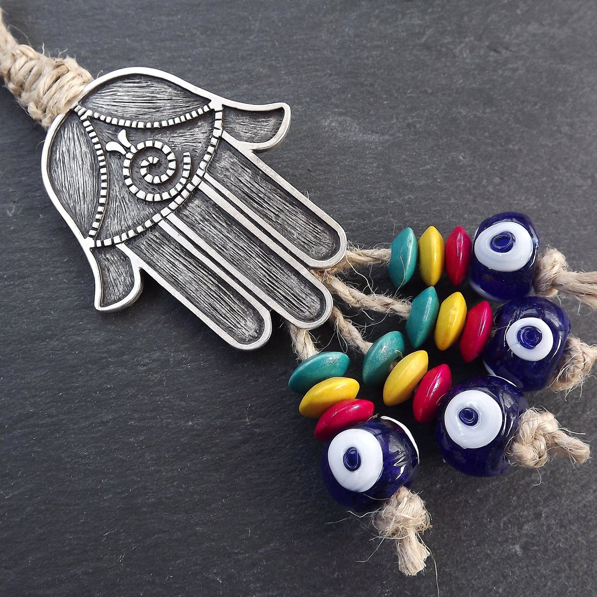 Lylaaccessories's tweet photo. New wall hanging listed in our Nazar Luck Desigh shop: https://t.co/fuHW8isYju 😍 #evileye #hamsa #hamsapendant #handoffatima #evileyebeads #turkisheye #turkishevileye #greekeye #gift #newhomegift #gifts #handmade #handmadewithlove #lucky #protect #protective https://t.co/tFtrvDpzfz