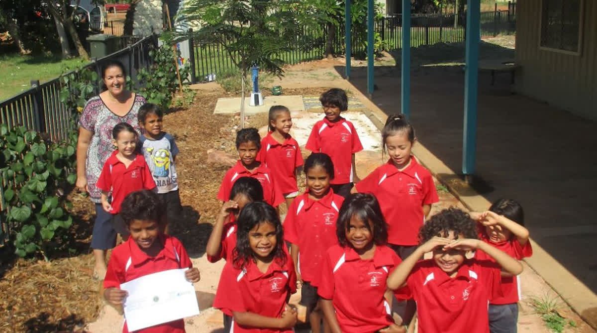CatholicEdWA's tweet image. The early learning students from Sacred Heart School Beagle Bay now have a newly created garden to grow and reflect. With funds provided by the @watercorpwa the children will have a quiet place to experience good feelings. What a great start to 2019!

qoo.ly/ufkde