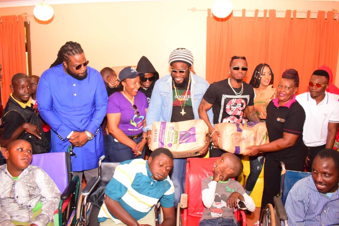 morganheritage's tweet photo. #FeedTheChildren it was an honor to be your guest. Absolutely lovely work! Blessings to the @GreatRepublik @WCBOFFICIAL_  and @diamondplatnumz  #AfricaJamaicaTour #AJT2018 https://t.co/Q7EnS4vZIb