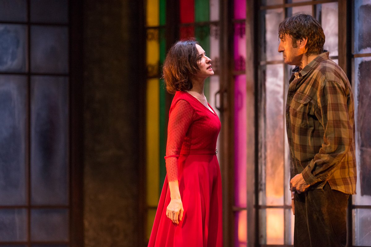 "Es maravilloso poder sentir tanto y de forma tan hermosa de repente.  Encontrar una función que te llena por completo y te emociona días  después de haberla visto". Gracias <a href="/notodo_/">notodo</a>  por esta crítica de #TodasLasNochesDeUnDía 
notodo.com/todas-las-noch…