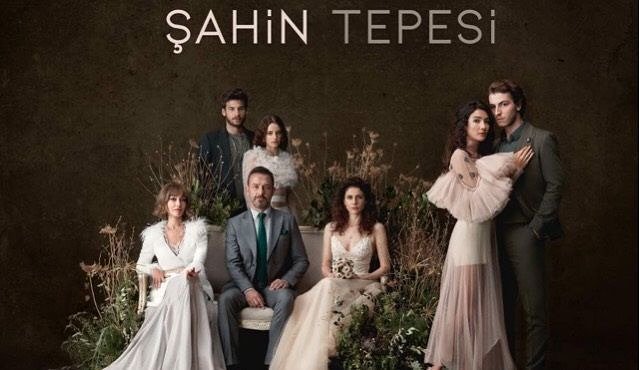 narseatv's tweet photo. Boran Kuzum, Aybüke Pusat, Murat Aygen, Zerrin Tekindor, Ebru Özkan ve Leyla Tanlar'ın rol aldığı #ŞahinTepesi dizisinin kanal değişikliği için 1 Milyon tweet atıldı! #BoranKuzum #AybükePusat #MuratAygen #ZerrinTekindor #EbruÖzkan #LeylaTanlar #NarseaTv https://t.co/4gRRDWDEcV