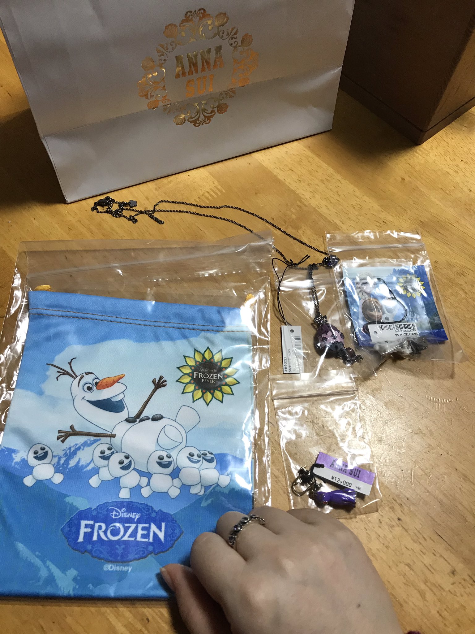 まどこ Anna Suiのアクセサリーの福袋ネタバレ 何故オラフがいるんだ T Co Lxoxoweg3c Twitter