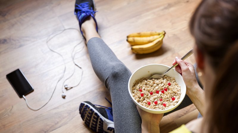 RTEBrainstorm's tweet photo. New year, new you: when it comes to improving our health &amp; wellbeing, we need to think big &amp; start small, writes Eithne Hunt @UCC https://t.co/EJWtJ6KFt5 https://t.co/yYXYHVDAam