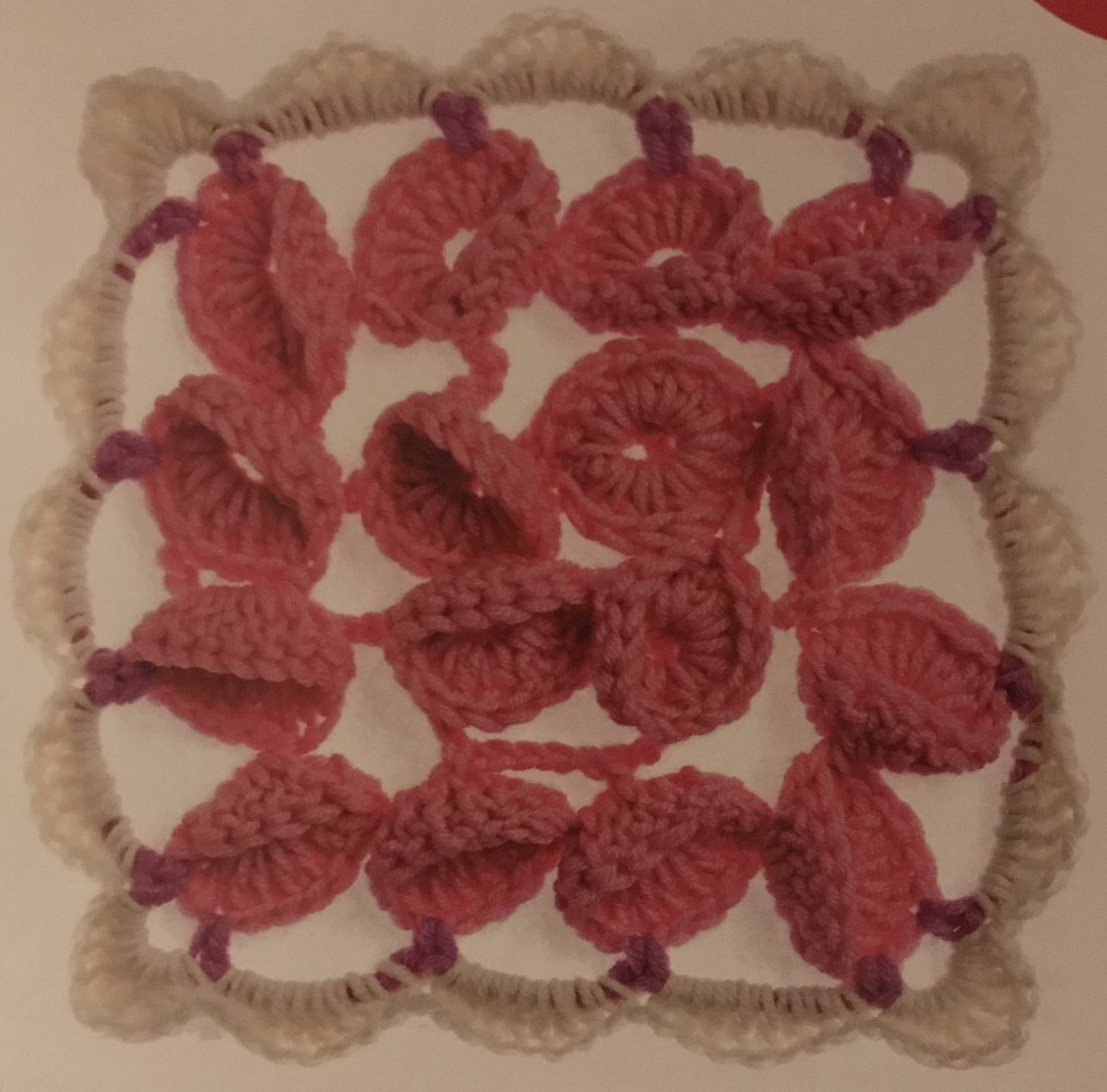 BonnieWildie's tweet photo. Square two is described as “very distinctive” and I guess that’s kinda true :/ #SquareADay
Sort of feels a bit like #NailedIt tbh
Square 2: Barnacles
Difficulty: ⭐️⭐️⭐️⭐️
#crochet https://t.co/d2hWpXJjWH