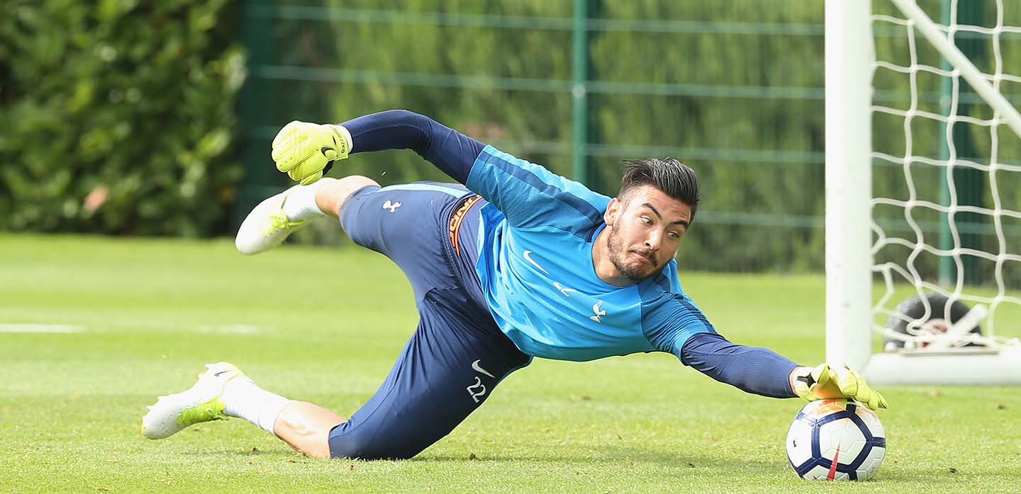 Happy 27th birthday to Paulo Gazzaniga  
