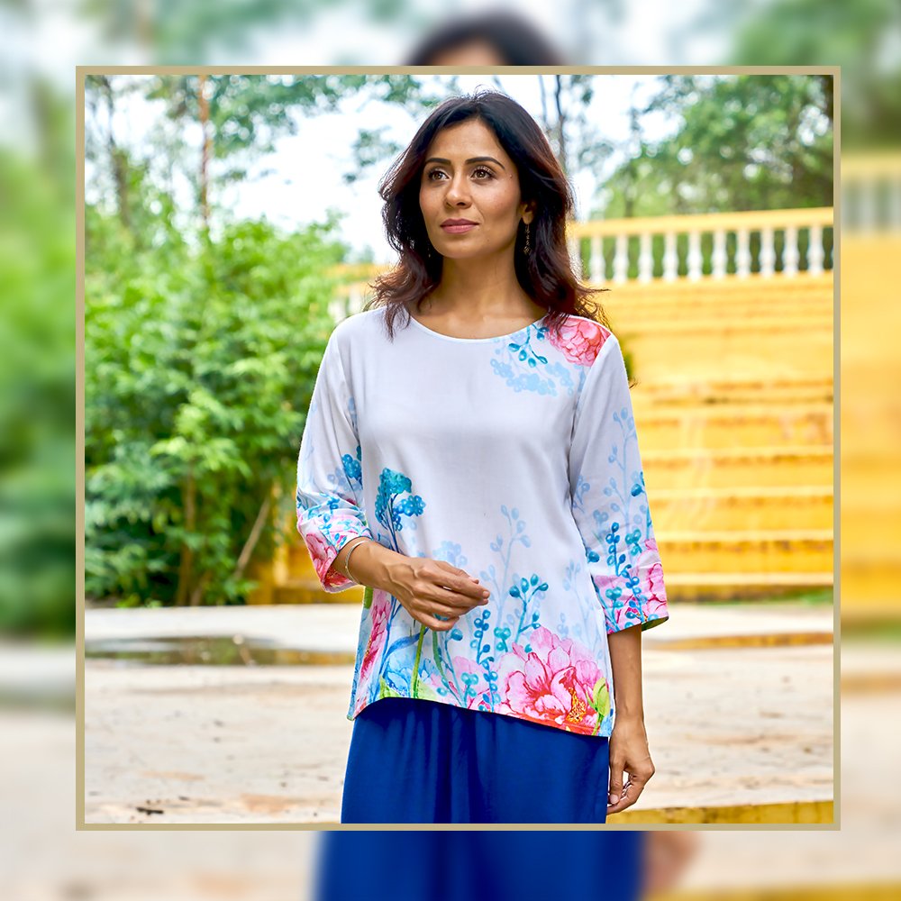 A little bit of Pink, a little bit of blue, 
A classic combination, just for you!!!
The Magnificent Peacock Tops.
#Tops #ootd #bluetop #whitetop #wednesdaystyle #byogi #comfortableclothes