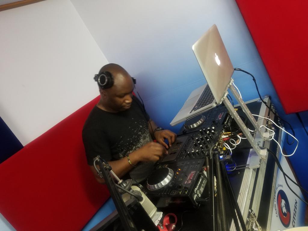 Listen to our Guest DJ <a href="/djdexx10/">Dennis osieko</a> live on #MamboMseto 1pm-4pm <a href="/RadioCitizenFM/">Radio Citizen</a> || Standby for MBOSSO, TIMMY T DAT and Taita Taveta County Governor <a href="/Sambojagranton/">Granton Samboja</a>