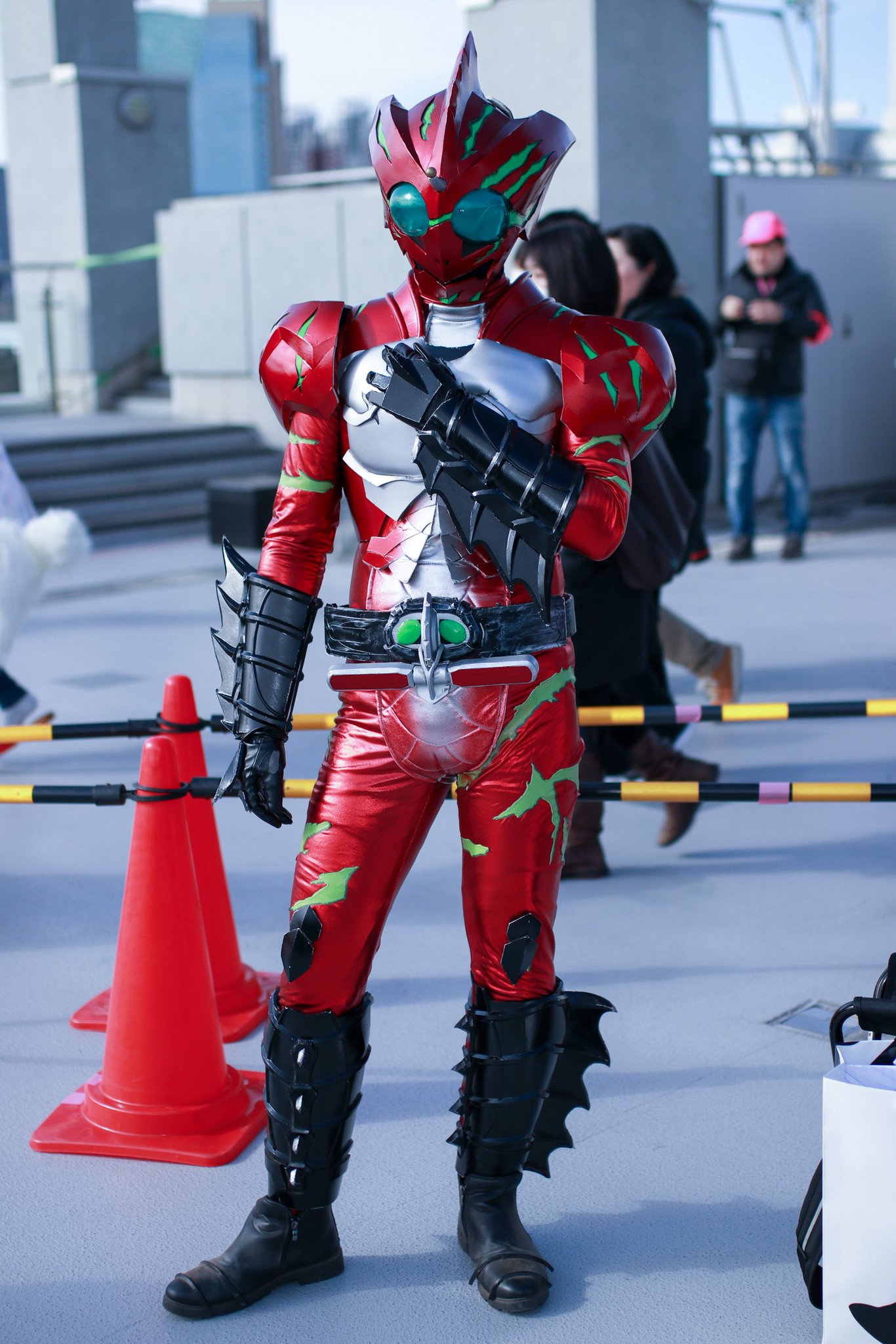 白 フリル付 仮面ライダーアマゾンズ 1/1 コスチューム コスプレ