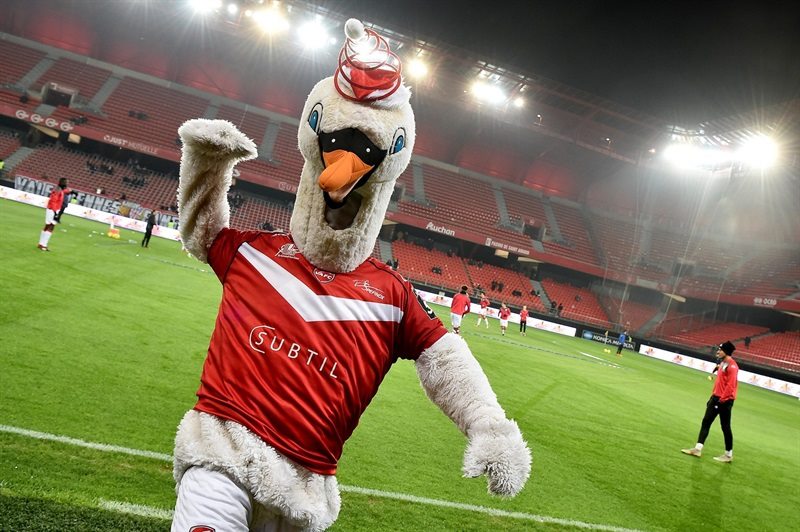 fandvl's tweet photo. VAFC se déplacera ce Samedi 5 Janvier à 15h00 au Stade de la Licorne pour y affronter Amiens SC Football en 32ème de Finale de la Coupe de France. ⚽️🏆 https://t.co/JJ7kEKRVjq #csubtil #multifonctiondecommunication #ecraninteractif #innovation #ASCVAFC #football #coupedefrance https://t.co/z0uihrr0Dc