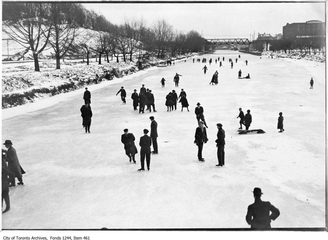 Was your new years resolution to take up a new winter sport? How about skating? While the Don River is no longer a safe option, check out the different rinks in the City here: ow.ly/HVq430mLRt9 Photo: William James, 1912: ow.ly/TprN30mLRCa