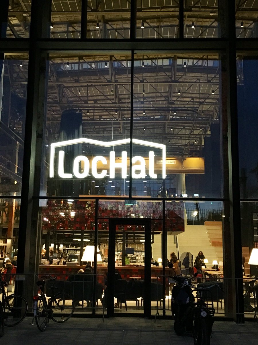 Wat is onze nieuwe bieb mooi geworden! Tilburg heeft er een prachtig icoon bij gekregen. Het nieuwe jaar is alvast goed begonnen. #LocHal #glaspaleis bd.nl/tilburg-e-o/ni…