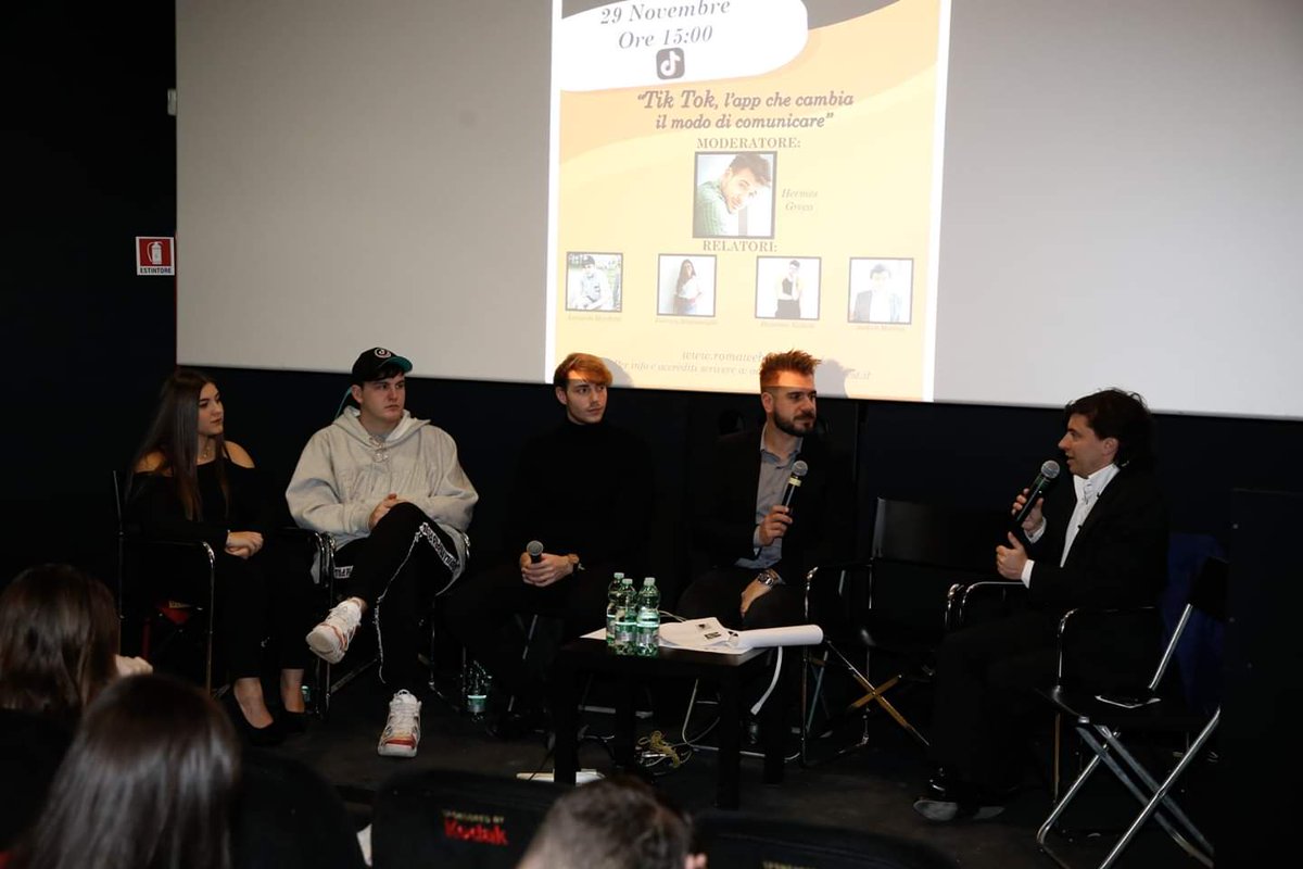 #RomaWebFest #VIedizione #rwf2018

📽Challenge <a href="/tiktok_us/">TikTok US</a> Italia📽

#webserie #webnativi #festival #cinema #janetdenardis #novembre2018 #cortometraggi #shortfilm #anteprime #filmmaker #creatività