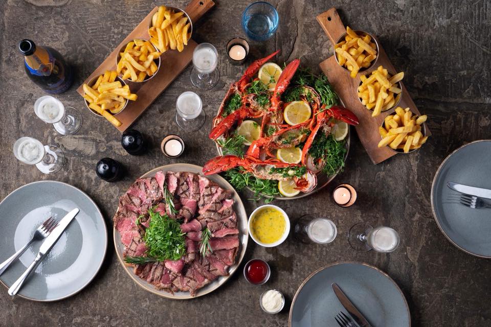 thepagination's tweet photo. Happy New Year!🎉
To kick start 2019 we have a wonderful new bespoke offer for you all this January! Our Reef, Beef and Bubbles menu is bursting with flavour with a special pinch of pizzazz🌊
Swim on down today and beat those #januaryblues with a delicious dish🥰
#NewYearNewYou https://t.co/hpkitStvb5