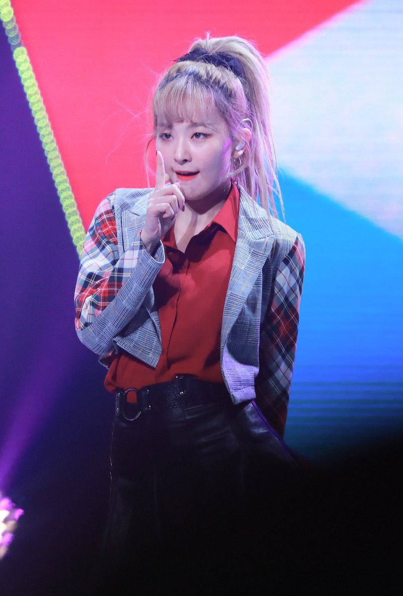 넌나의루키 tweet media