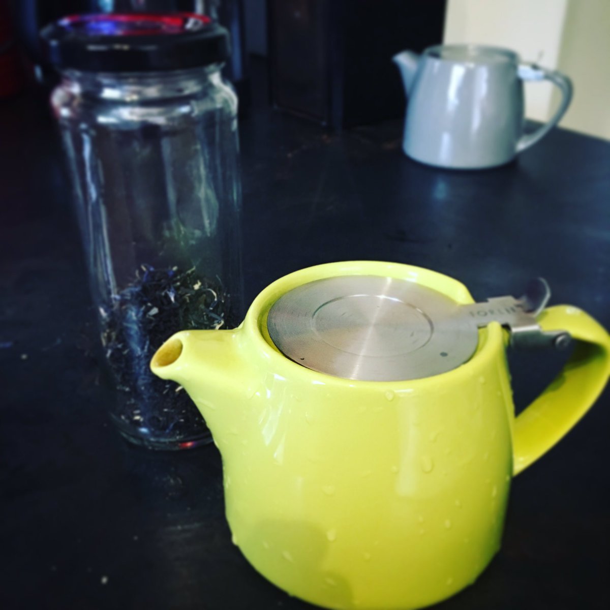 pljnorris's tweet photo. Really easy ways to reduce your plastic waste in 2019 #1 - use loose leaf tea instead of teabags (yes, most teabags contain plastic). You also get to enjoy a delicious brew 😊 https://t.co/lxi2hpdePU
