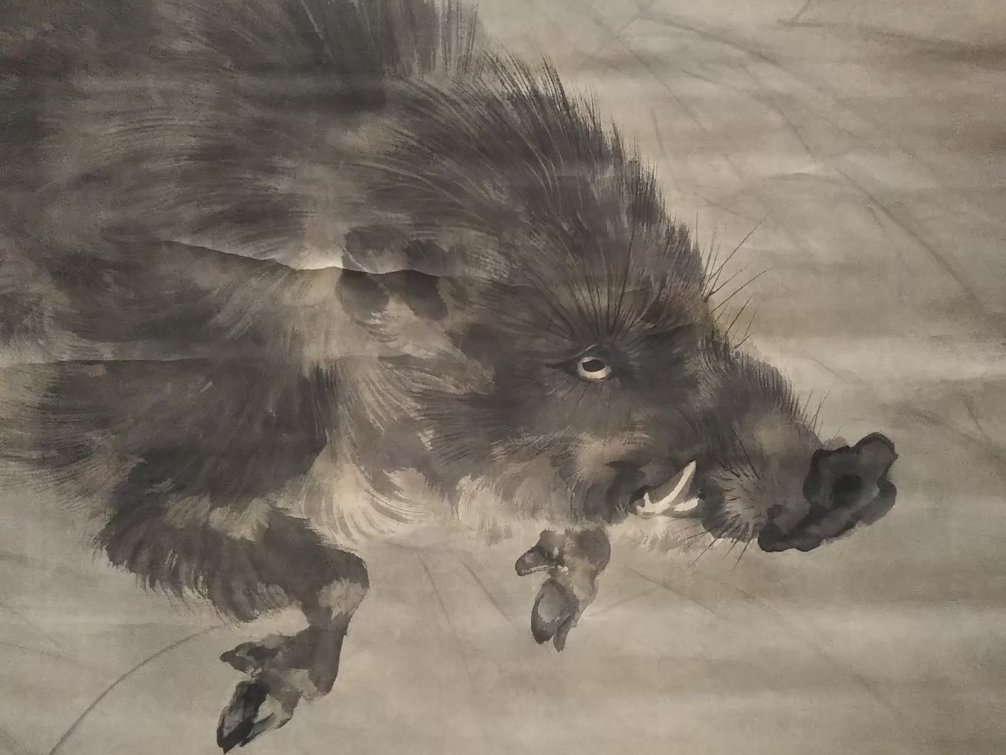 O Xrhsths 黒織部 Sto Twitter 博物館に初もうで メインビジュアルの岸連山 猪図 駆け抜けるイノシシ の毛の硬さ その毛皮に包まれた肉の分厚さが伝わる力強い絵で 確かにこれは亥年のスタートにぴったり 今回の特集展示の かっこいいイノシシ 筆頭 O Xrhsths 黒織部 Sto Twitter 博物館に初もうで メインビジュアルの岸連山 猪図 駆け抜けるイノシシ の毛の硬さ その毛皮に包まれた肉の分厚さが伝わる力強い絵で 確かにこれは亥年のスタートにぴったり 今回の特集展示の かっこいいイノシシ 筆頭