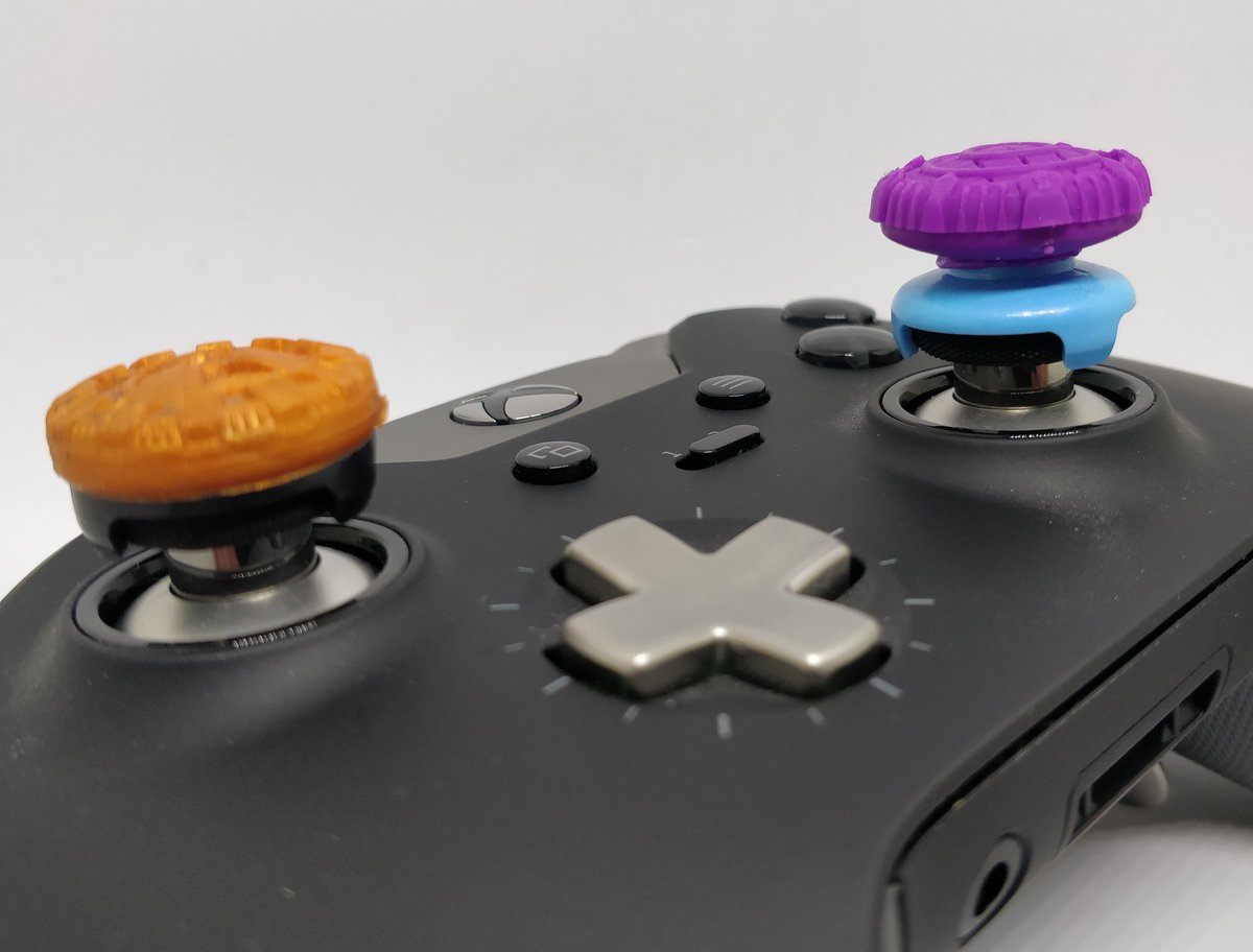 Rich_GZ's tweet photo. My new @KontrolFreek Battle Royales 👍 Super grippy, roll nicely under the thumb too. Perfect "Right Stick" KF #FreekNation #kontrolfreek #xboxonex #xboxcontrollers #xboxgaming https://t.co/SSoidLB229