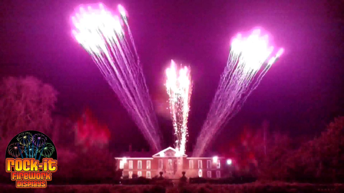 BosworthHall's tweet image. An explosive start to 2019 at Bosworth Hall ! 🎆 #BosworthHall #NewYear #party #fireworks #2019