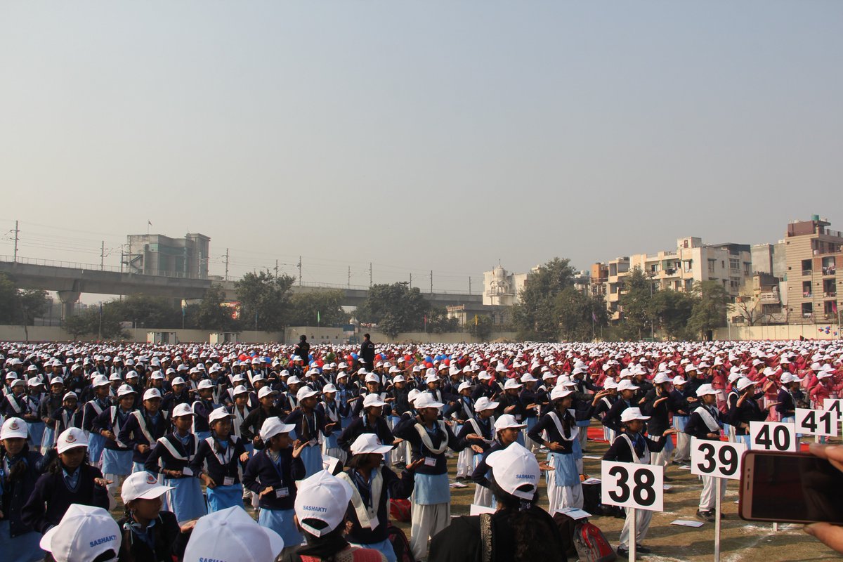 FoundationLadli's tweet image. #10000 Students were sensitized by @LaadliDevendra about #GenderEquality &amp;amp; Role of Mother  with @CPDelhi @DelhiPolice @DCPEastDelhi  @splcpnorthdelpo #YUVA  #laadliDevendra #sashakti @NiineIndia @unwomenindia