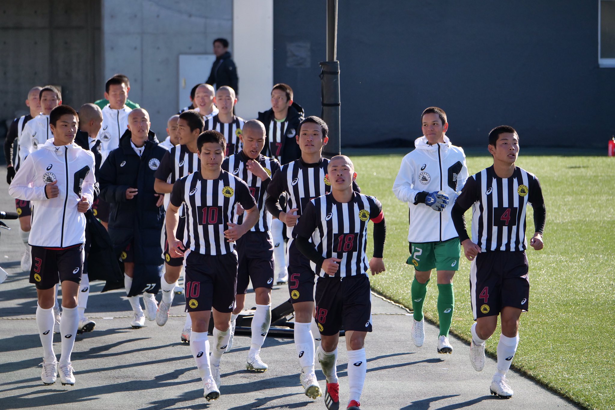 あんちゃん 今年の長崎総科大は決して強くない だけど 一発勝負のトーナメント戦 ひとつの勝利で全てが変わることもある 明日の帝京長岡戦が楽しみです 第97回全国高校サッカー選手権 長崎総科大附属高校 T Co Dtlsqdhjso Twitter