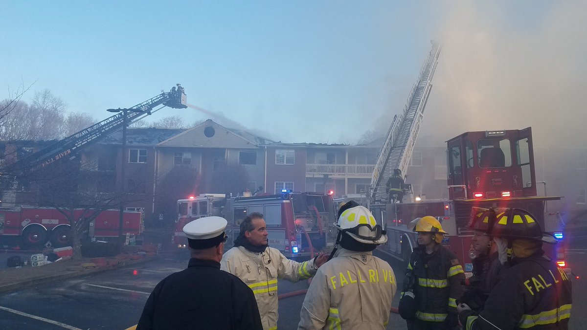 jasonjburns1's tweet photo. On scene, Chief Lynch discussing bringing wreckers in to dismantle the building so we can extinguish this stubborn fire.
Tremendous work under extreme circumstances @IAFF1314
#FallRiver #FRFD https://t.co/Y82e6PcbAd