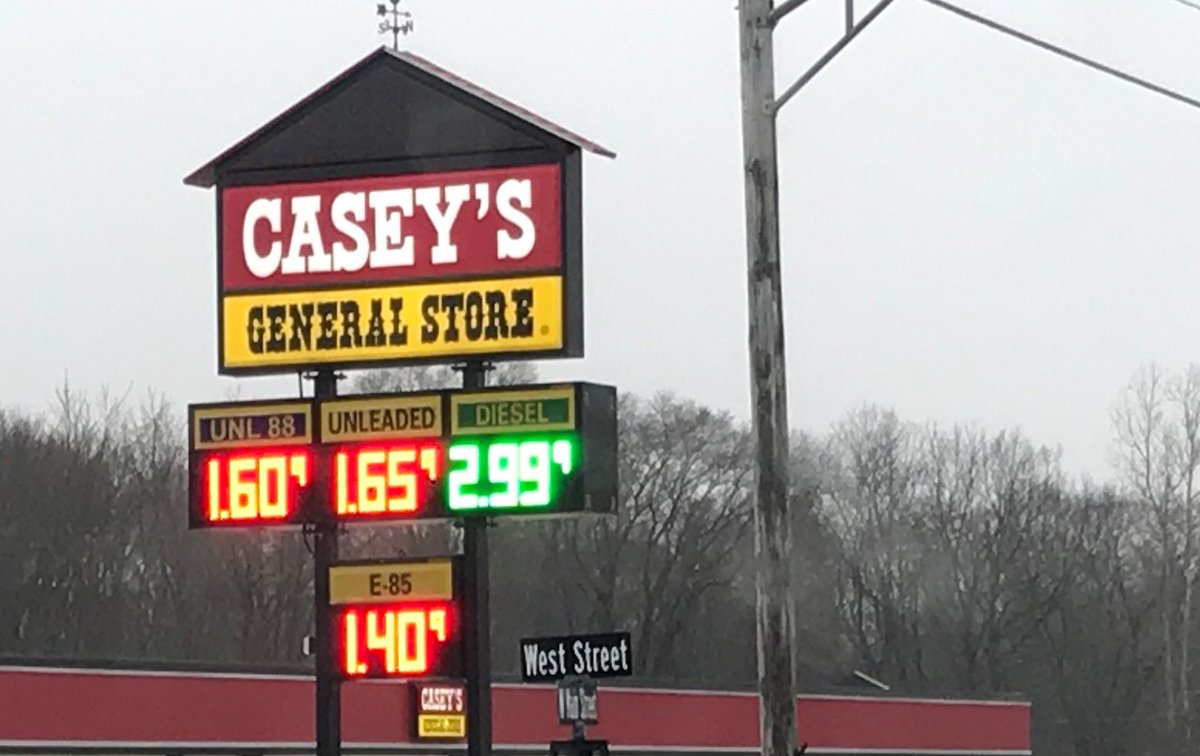 Crossroads_TWC's tweet photo. Gas price war today in Gas City, IN. Happy New Year! https://t.co/xJL7STJP84