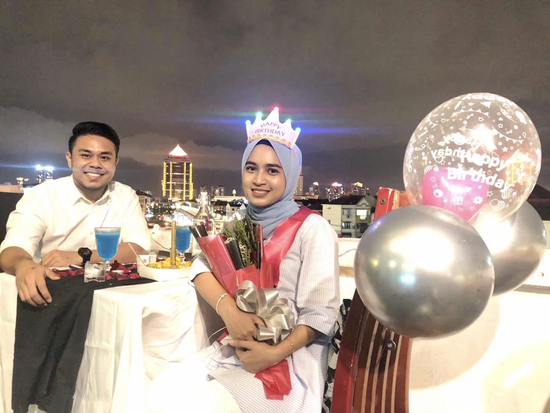 mieza_mis's tweet photo. HAPPY BESDAY TO ME! 💕
Another days await and i promise to always walk this journey with you. I love you forever and always.🔐😍 https://t.co/sC0useS6lq