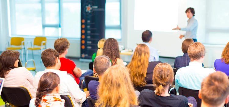 EscolaContrata's tweet photo. Quando nos referimos à uma “marca” (branding), geralmente, falamos da qualidade de um produto comercial. Mas, e quando o produto é um professor?
https://t.co/ELiy9jUT6S https://t.co/ZmX7bzDTlL