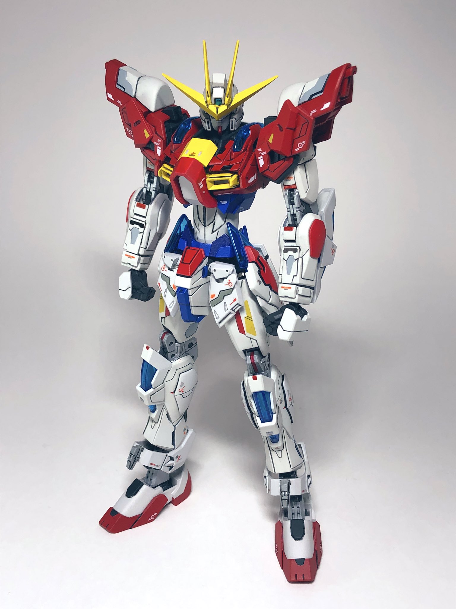 ぺねぞう Rgビルドバーニングガンダム 完成しました Rgフレームを一部そのまま流用しながら アニメの綺麗なトリコロール色と 腹筋を意識して制作しました 伸びた腹部に合わせて両腕延長してます ガンプラ ガンプラの画像貼るとrtされると