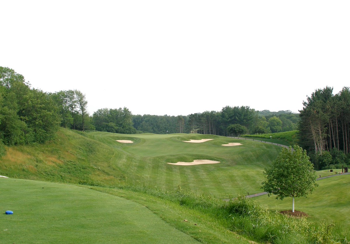 QuitnoGolf's tweet photo. The Highlands Course @Grand_Geneva has undergone several renovations @ the hands of #Lohmann Golf Designs..Hole #12 https://t.co/7z2ojZYbnD