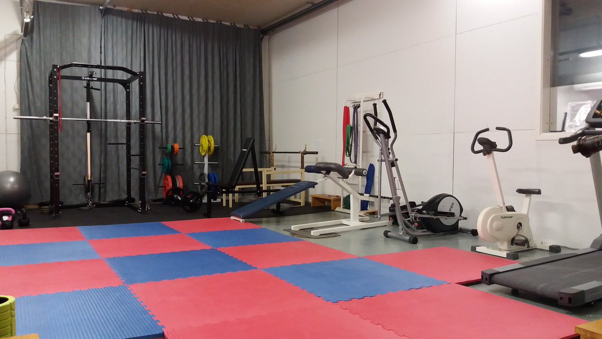 Selkien Sisu valittiin vuoden 2018 liikuntaseuraksi Kontiolahdella. Perusteina oli mm. Sisu-Seikkailun järjestäminen ja kuntosalin uudistus. Tässä pätkä täysin seuran voimin tehdystä kuntosalista 200 hengen Selkien kylälle. #kuntosali #kontiolahti

youtu.be/UCdge7Vejhk