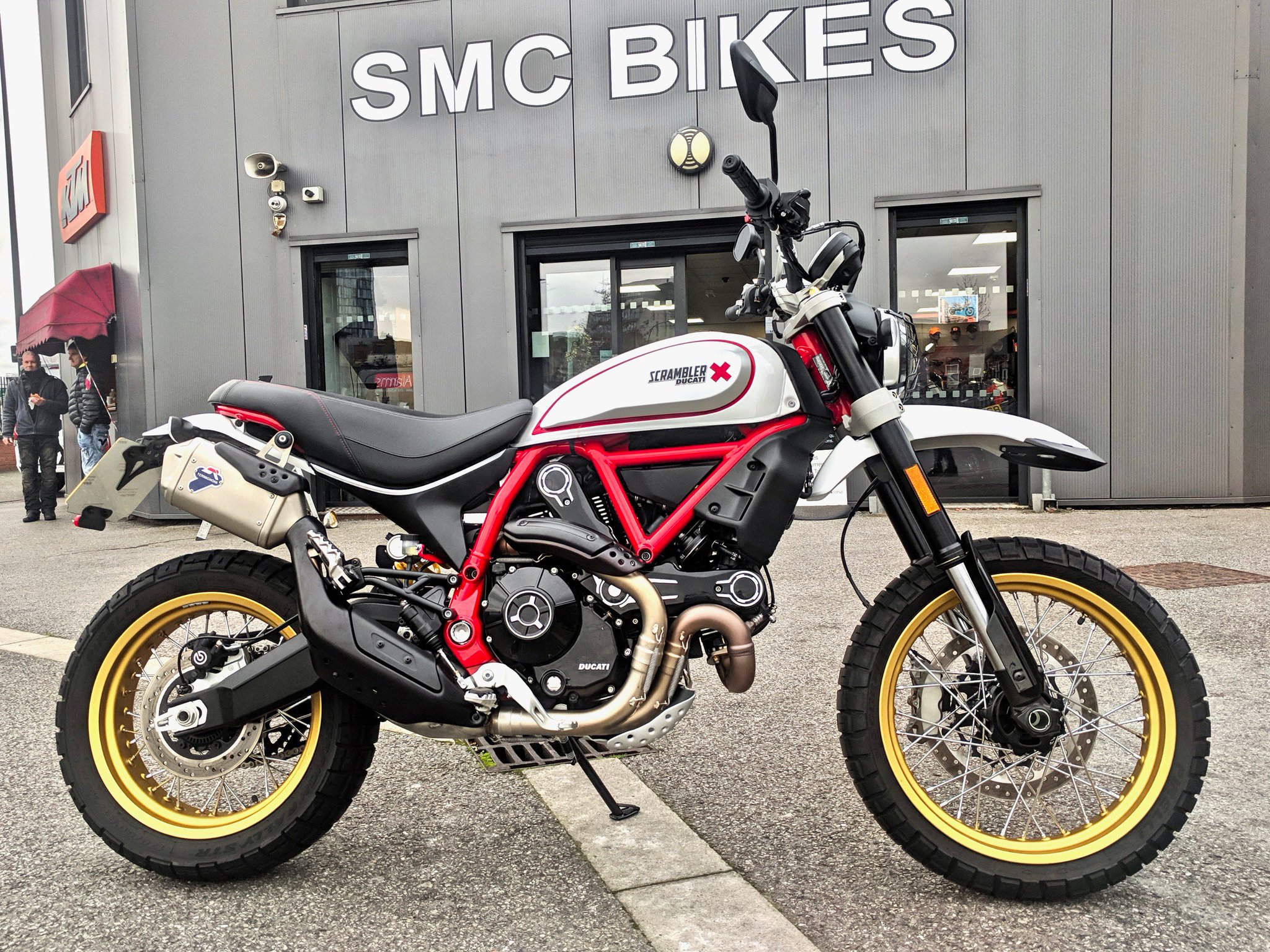 Ducati desert sled termignoni hotsell