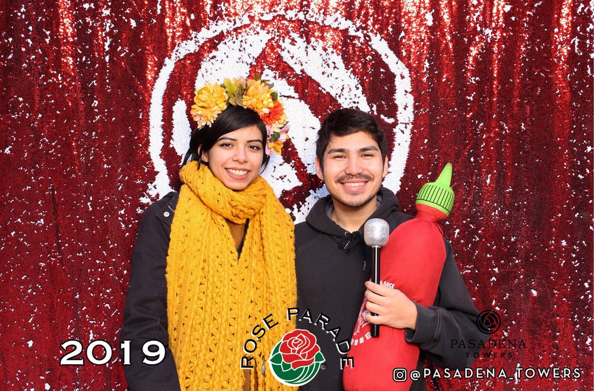 BoxOfCheese's tweet photo. Happy 2019! We kicked off the new year at the Rose Parade #Happy2019 #RoseParade #Pasadena https://t.co/dyf4E0UQEZ