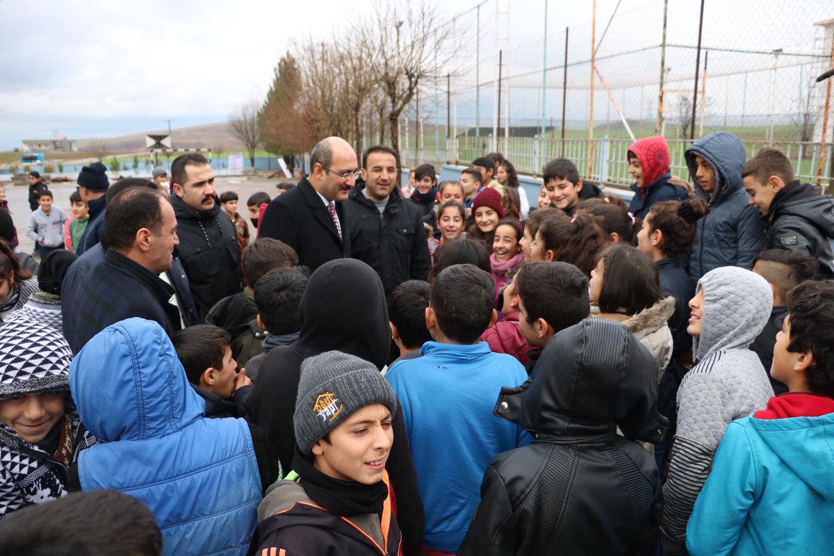 Kurtalan Kaymakamı ve Kayabağlar Belediye Başkan Vekili Sayın <a href="/ihsanemre/">İhsan Emre AYDIN</a> Aydın, Spor Toto Teşkilat Başkanlığı, Kurtalan Kaymakamlığı ve Kayabağlar Belediyesi’nin girişimleri sonucunda Kayabağlar beldemizde yapımına başlanan semt sahalarını yerinde inceledi.