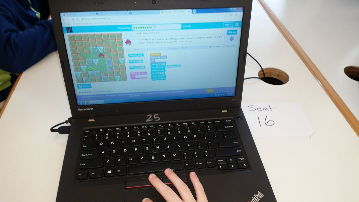 RSmithTeachTech's tweet image. Students in Ms. Perez's 4th grade are participating in Hour of Code!