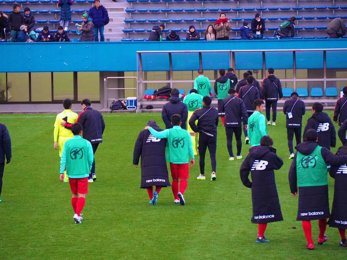 DBorn0704's tweet photo. 東山高校サッカー部引退。
親元離れて寮生活で3年間辛い事も悔しい事も歯食いしばって全国出て日本一なるためにと思って頑張ってきたけど、その夢は叶わなかった。
けど最高の3年間でした。
ありがとう高校サッカー。 https://t.co/HxujD5NbDn