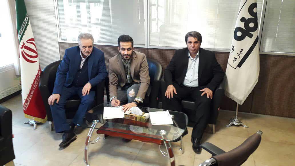 SEPAHAN__FC's tweet photo. علی قربانی با عقد قراردادی به مدت دو فصل و نیم، به #سپاهان پیوست

این مهاجم پیش از این در اسپارتاک #اسلواکی توپ می‌زد و سابقه بازی در تیمهای نفت تهران و استقلال تهران را در کارنامه دارد

#اصفهان #لیگ_برتر #جام_حذفی #فوتبال #ایران #آسیا #اروپا 
#Sepahan 
#Esfahan #Football #Iran https://t.co/KHkmzRddXj