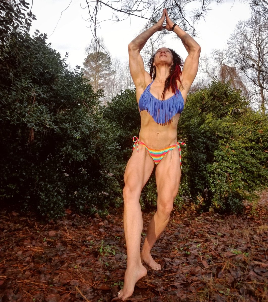 The_Chieftess's tweet image. Greeting the DAY with the BODY of my DREAMS

Cuz I have AUDACIOUSLY ALLOWED

Change

Even when it hurt.

I grew.

Today, I am OK.

Read: thechieftess.com/audacious-allo…

I #LOVE YOU🔥❤️🌞
#TheChieftess #MOTHER #TheNewHuman #FitOver40 #inspiration #motivation #selfCare #Goddess #Healing