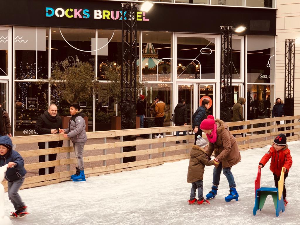 Docks Bruxsel (@docksbruxsel) on Twitter photo UN MOMENT MAGIQUE À <a href="/DocksBruxsel/">Docks Bruxsel</a> ! 🌟
⛸Faites-vous plaisir en famille ou entre amis et venez-vous amusez sur notre patinoire !
⛸ Beleef samen met vrienden of familie leuke momenten op onze ijspiste.
#DocksBruxsel #ShoppingDistrict #patinoire #ijspiste #skate #Brussels UN MOMENT MAGIQUE À <a href="/DocksBruxsel/">Docks Bruxsel</a> ! 🌟
⛸Faites-vous plaisir en famille ou entre amis et venez-vous amusez sur notre patinoire !
⛸ Beleef samen met vrienden of familie leuke momenten op onze ijspiste.
#DocksBruxsel #ShoppingDistrict #patinoire #ijspiste #skate #Brussels