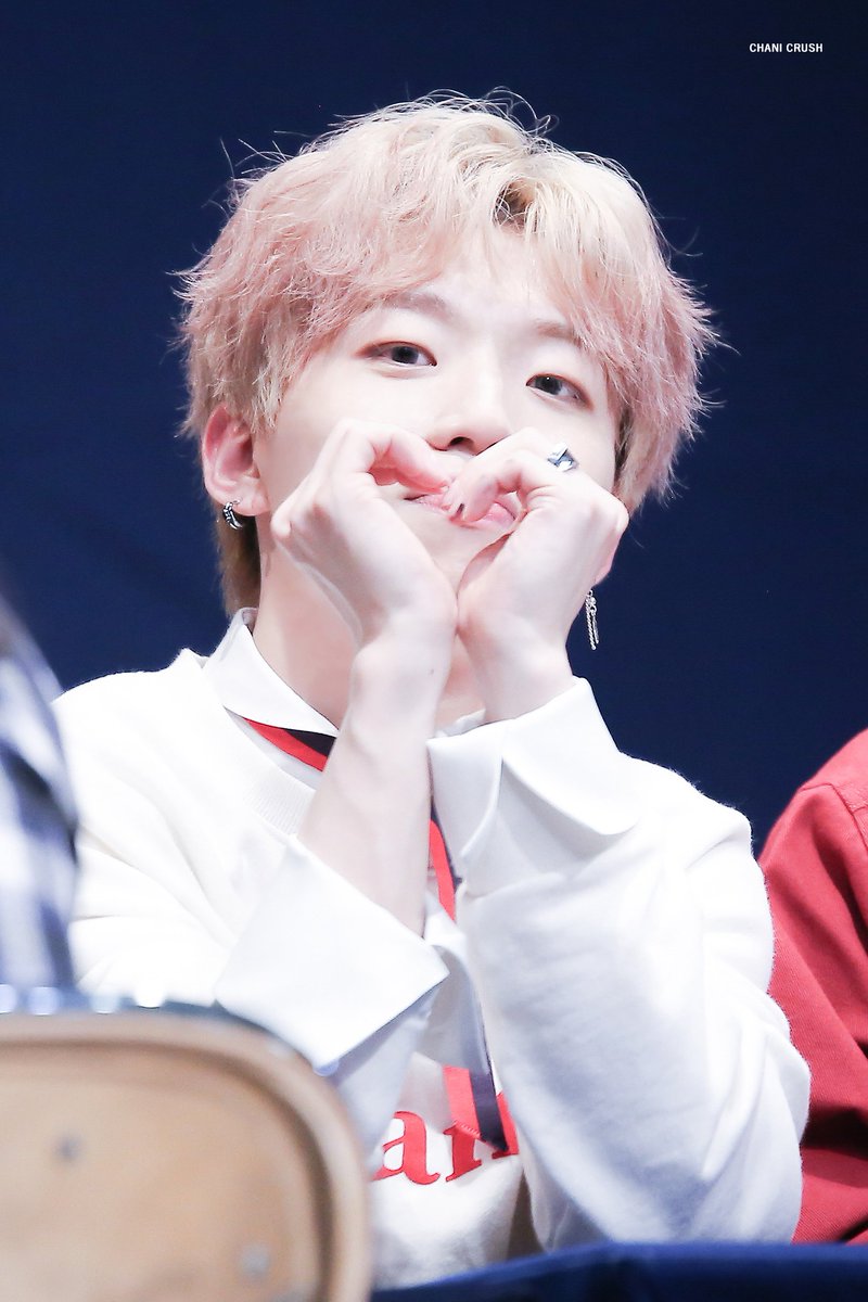 CHANICRUSH's tweet photo. 2019.01.03 🎂🎉

        🔥 🔥 🔥 🔥 🔥    
　 ╭┻┻┻┻┻┻┻┻┻╮
　 ┃╱╲╱╲╱╲╱╲ ┃
  ╭┻🍓━🍓━🍓━🍓┻╮
  ┃╱╲╱╲╱╲╱╲╱╲┃
  ┗━━━━━━━━━━━┛
💗 ʜᴀᴘᴘʏ sᴀɴɢᴄʜᴀɴ ᴅᴀʏ 💗

#D_CRUNCH #디크런치 #OV #상찬 #김상찬 #김오뷔 #HAPPYOVDAY
@DIA_CRUNCH https://t.co/xXgJp7S6Ca